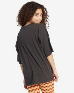 Hot Sale ⭐ Billabong 👧 Girls' Bright Side Graphic Boyfriend T-Shirt OFF BLACK 🤩 -Girls Sales Store abgzt00344 billabongw ofb bck1 1